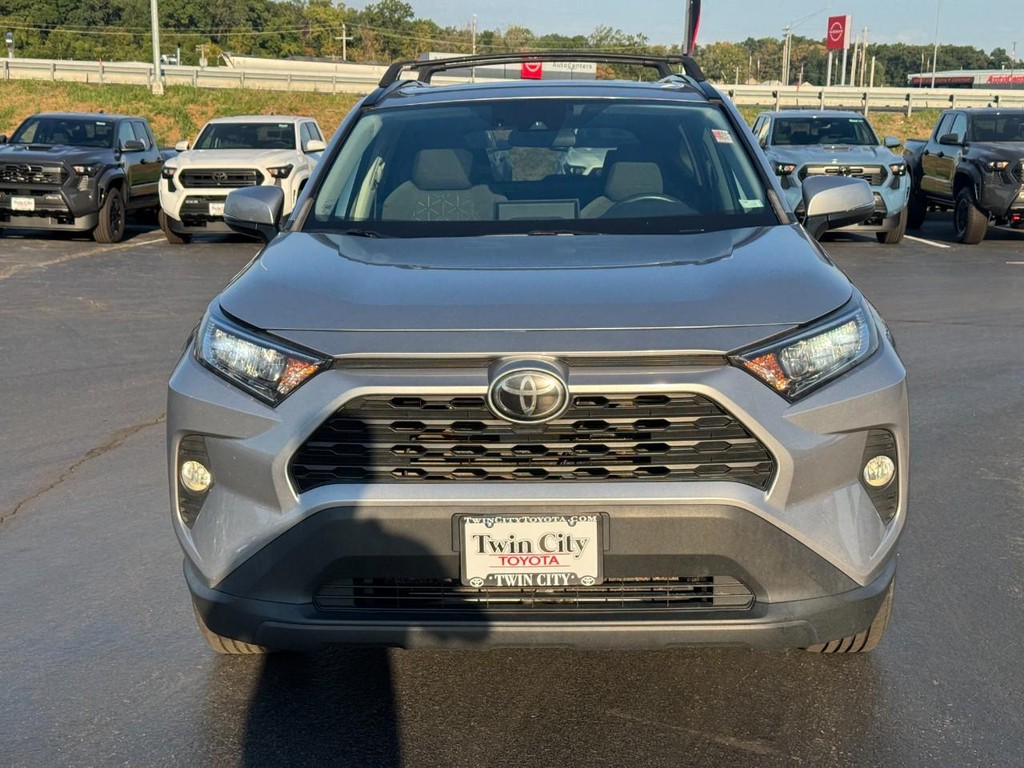 Toyota RAV4 Vehicle Image 10