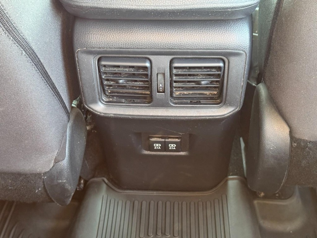 Toyota RAV4 Vehicle Image 12