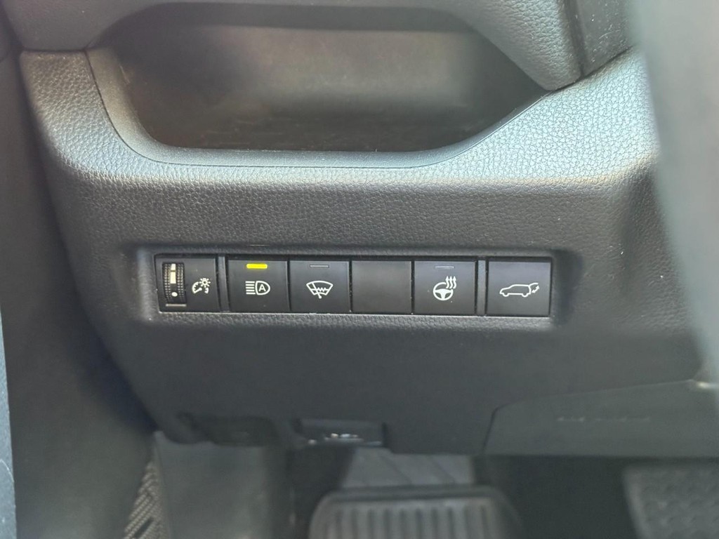 Toyota RAV4 Vehicle Image 19