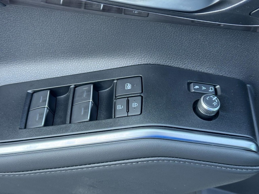 Toyota Highlander Vehicle Image 13