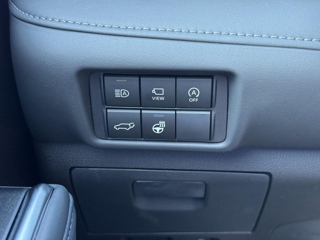 Toyota Highlander Vehicle Image 16