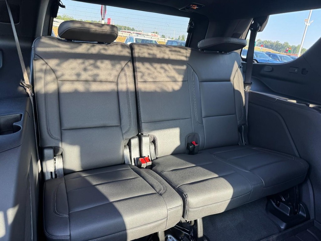 Chevrolet Tahoe Vehicle Image 11