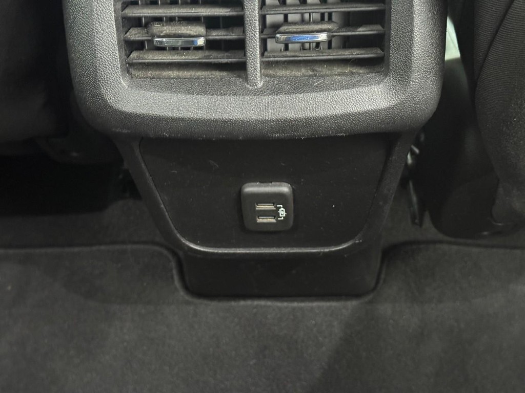 Chevrolet Equinox Vehicle Full-screen Gallery Image 11