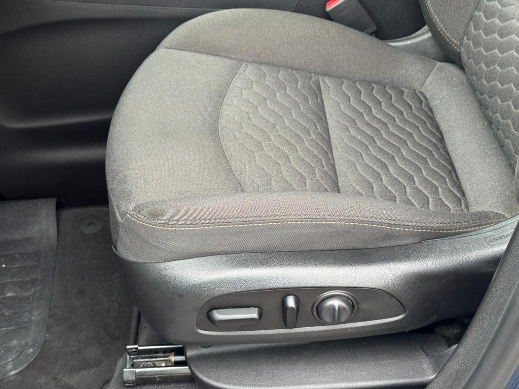 Chevrolet Equinox Vehicle Full-screen Gallery Image 17