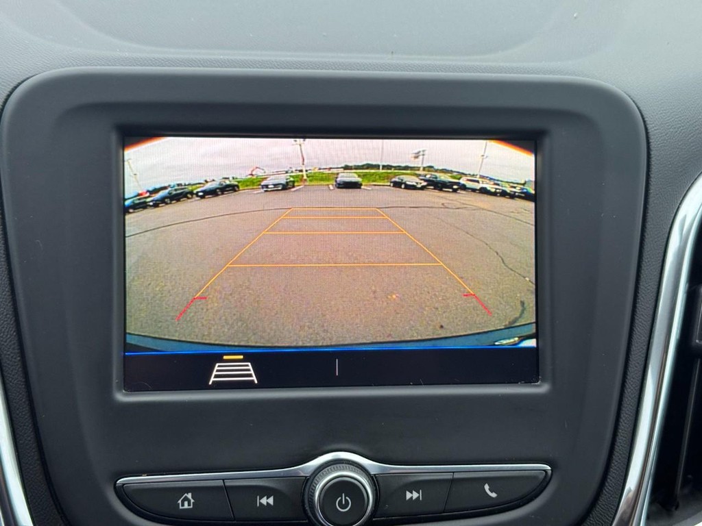 Chevrolet Equinox Vehicle Full-screen Gallery Image 23