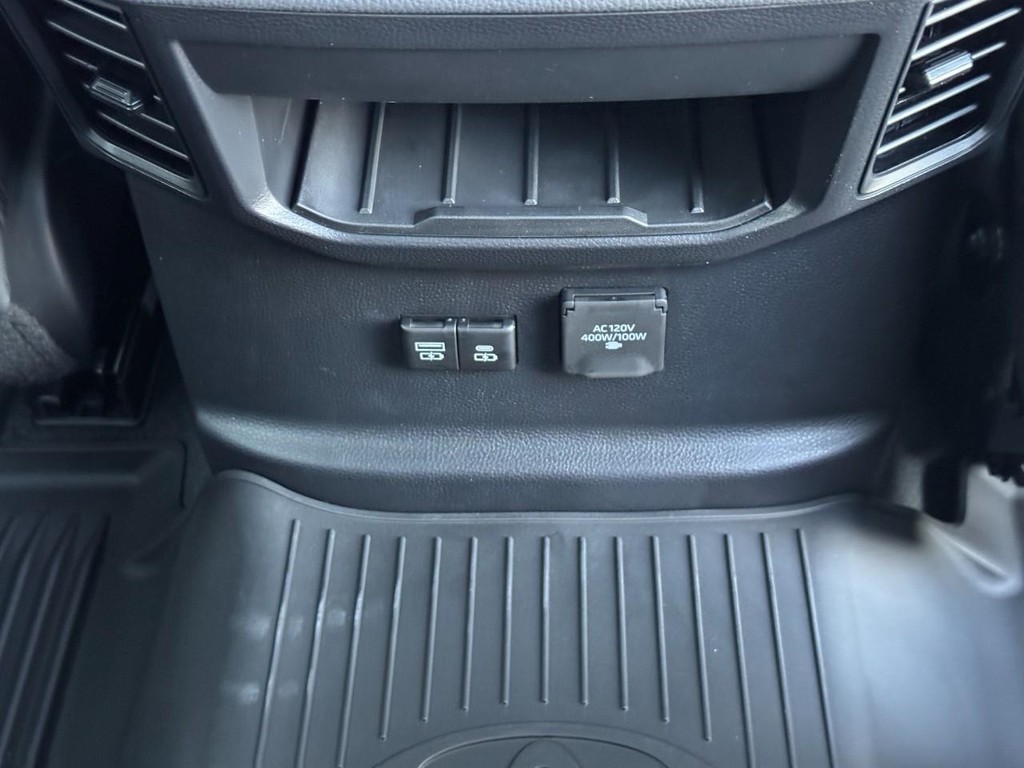 Toyota Tundra 4WD Vehicle Image 7