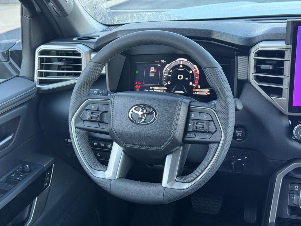 Toyota Tundra 4WD Vehicle Image 8