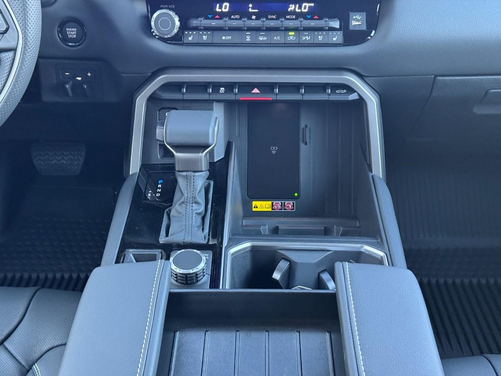 Toyota Tundra 4WD Vehicle Image 10
