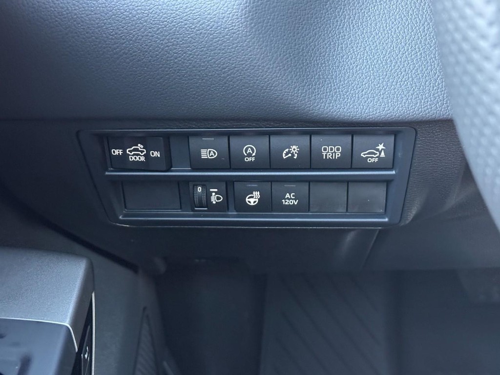 Toyota Tundra 4WD Vehicle Image 14