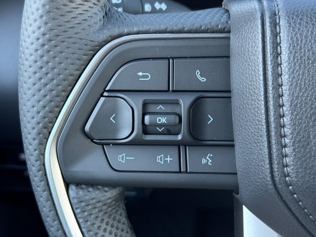 Toyota Tundra 4WD Vehicle Image 15