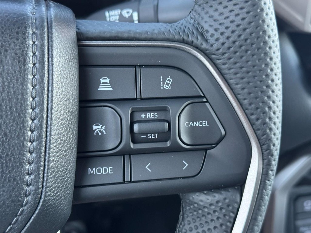 Toyota Tundra 4WD Vehicle Image 16