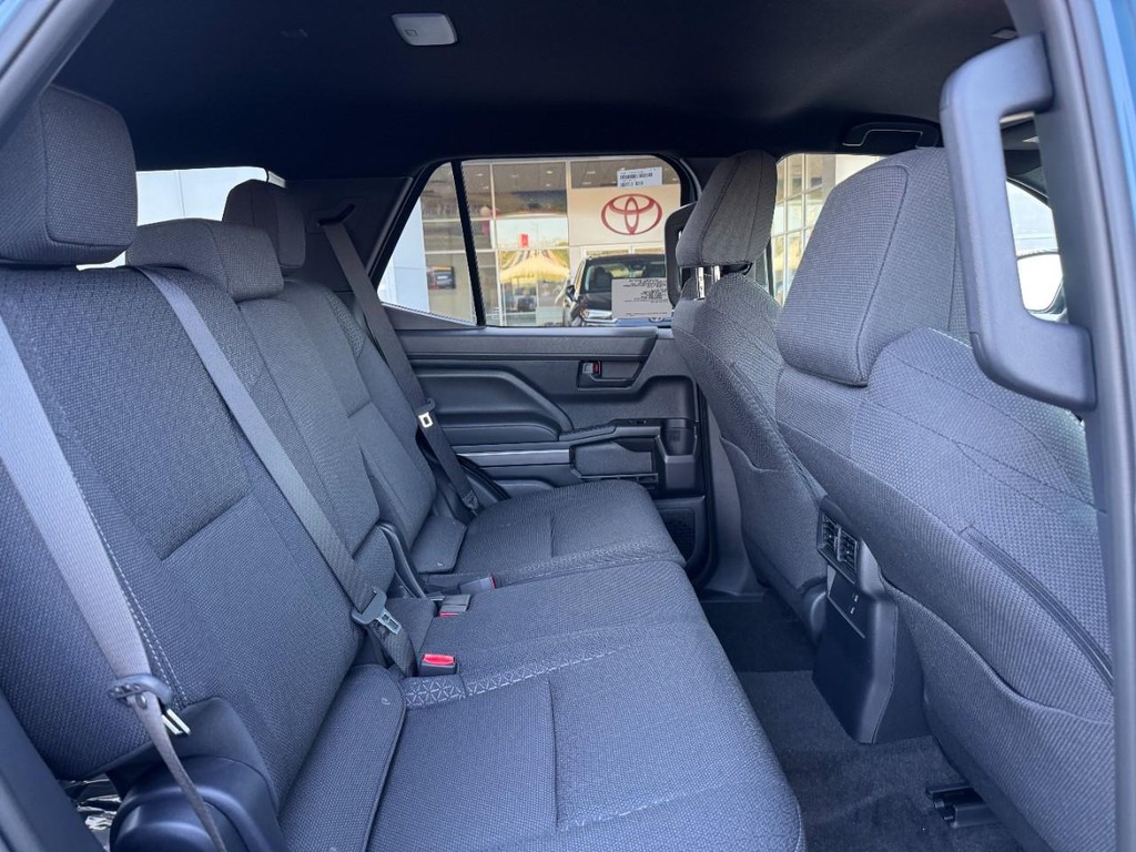Toyota 4Runner Vehicle Image 6