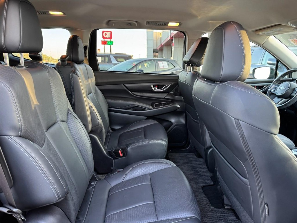 Subaru Ascent Vehicle Image 12