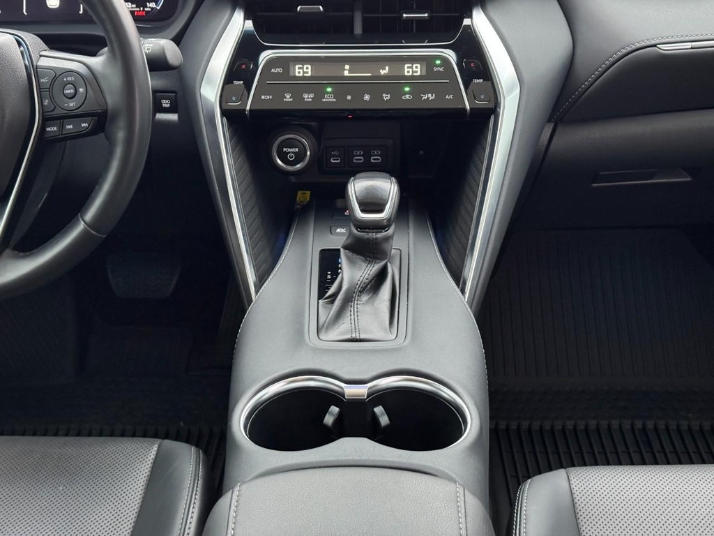 Toyota Venza Vehicle Image 15