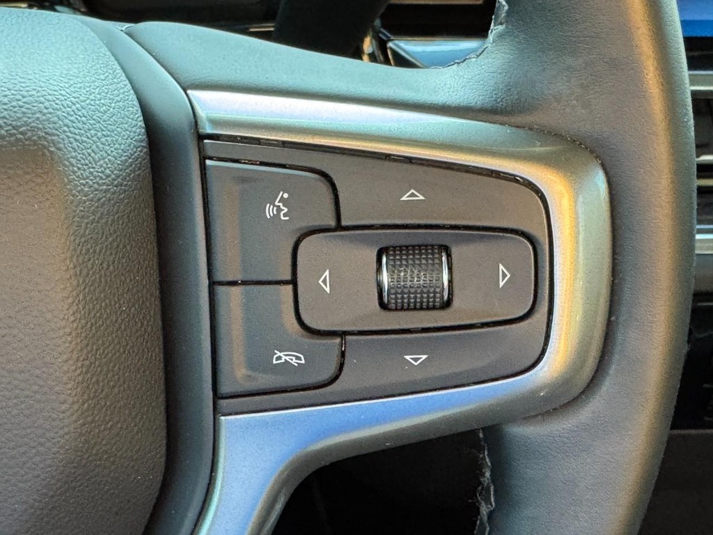 Chevrolet Silverado 2500HD Vehicle Full-screen Gallery Image 23