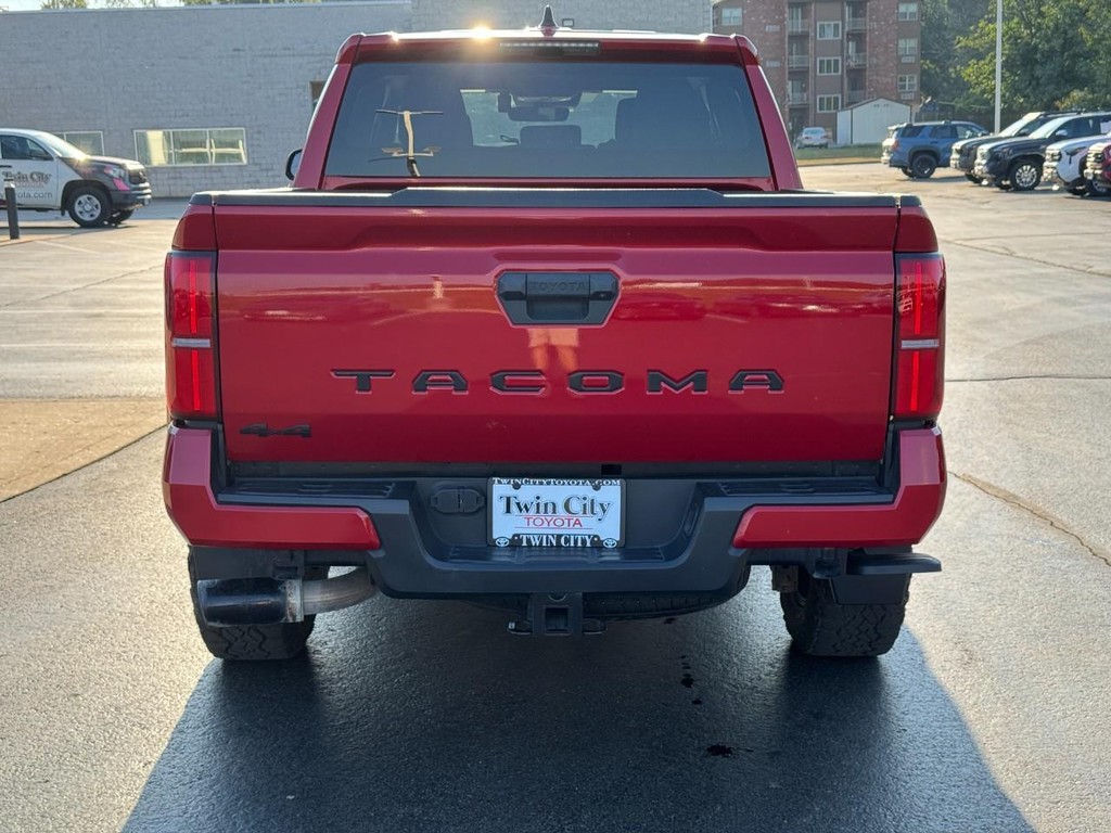 Toyota Tacoma 4WD Vehicle Image 4