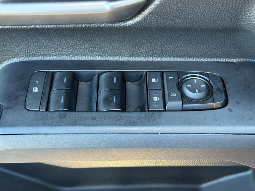 Toyota Tacoma 4WD Vehicle Image 16