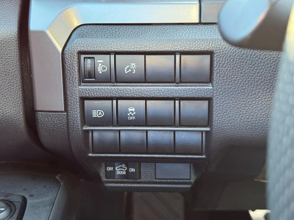 Toyota Tacoma 4WD Vehicle Image 18