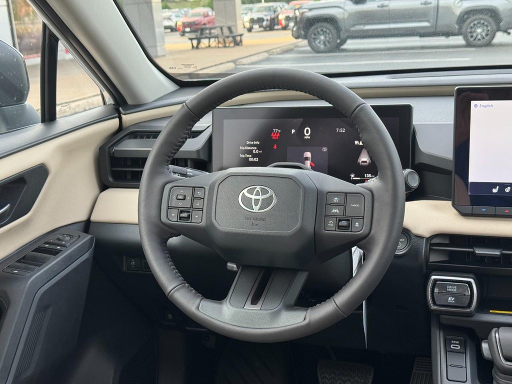 Toyota RAV4 Vehicle Image 9