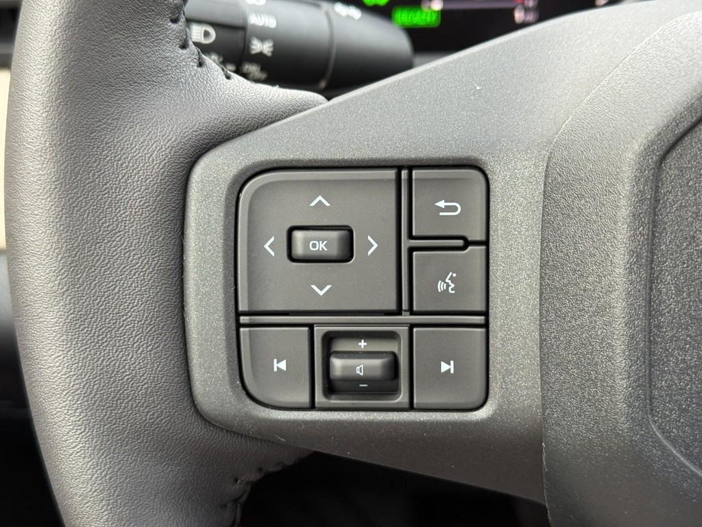 Toyota RAV4 Vehicle Image 15