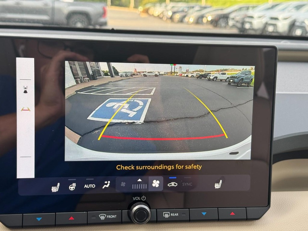 Toyota RAV4 Vehicle Image 18