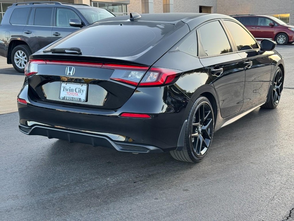 Honda Civic Hatchback Vehicle Full-screen Gallery Image 03