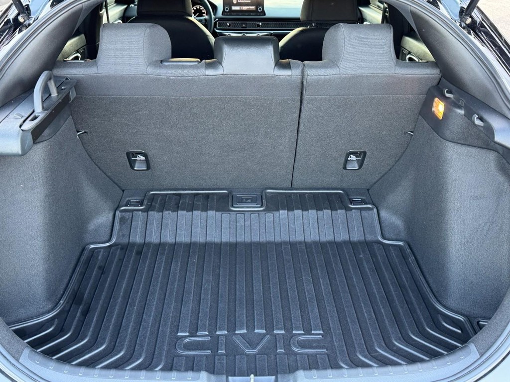Honda Civic Hatchback Vehicle Full-screen Gallery Image 05