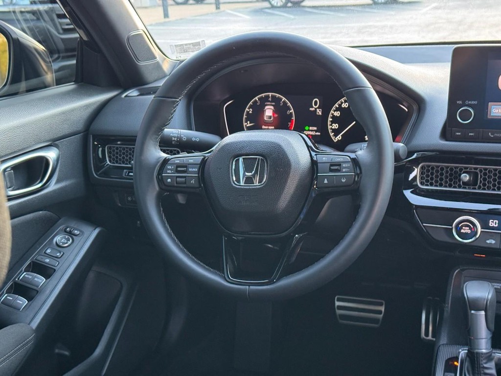 Honda Civic Hatchback Vehicle Full-screen Gallery Image 12