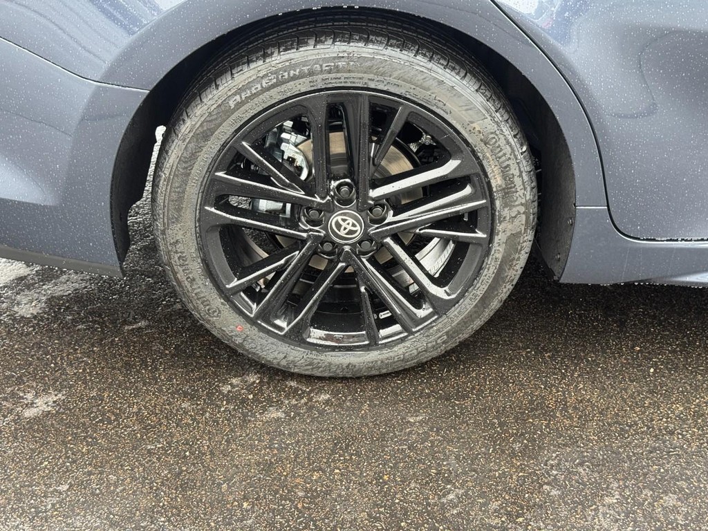 Toyota Camry Vehicle Image 3
