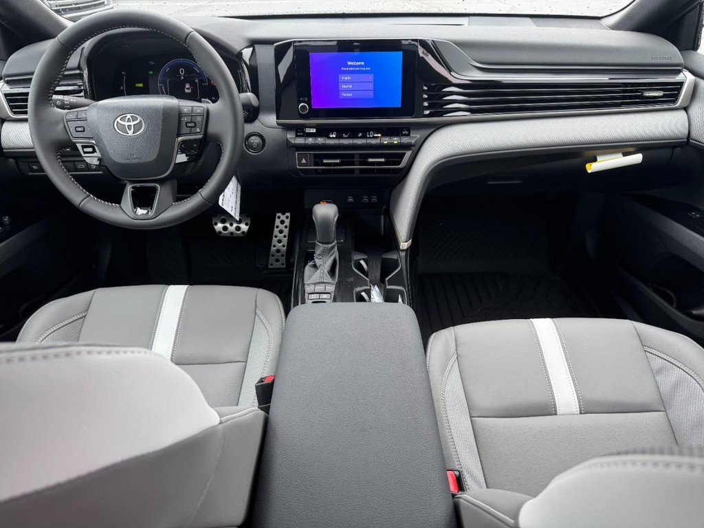 Toyota Camry Vehicle Image 8