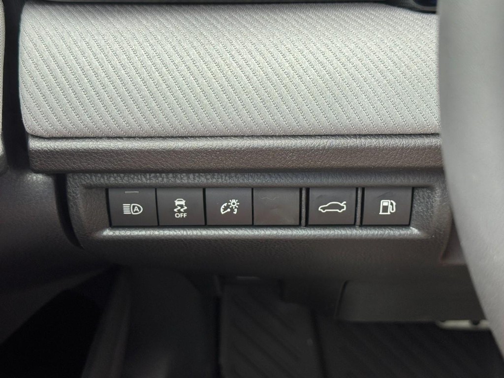 Toyota Camry Vehicle Image 14