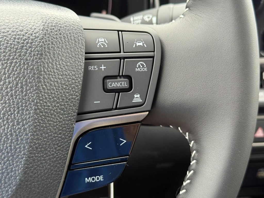 Toyota Camry Vehicle Image 16