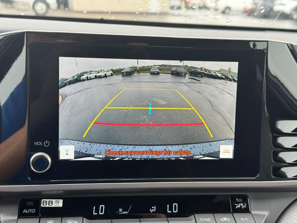 Toyota Camry Vehicle Image 18