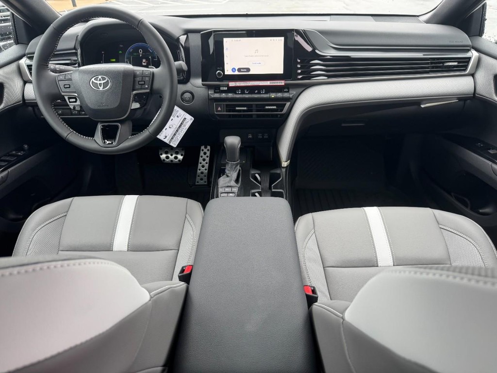 Toyota Camry Vehicle Image 8