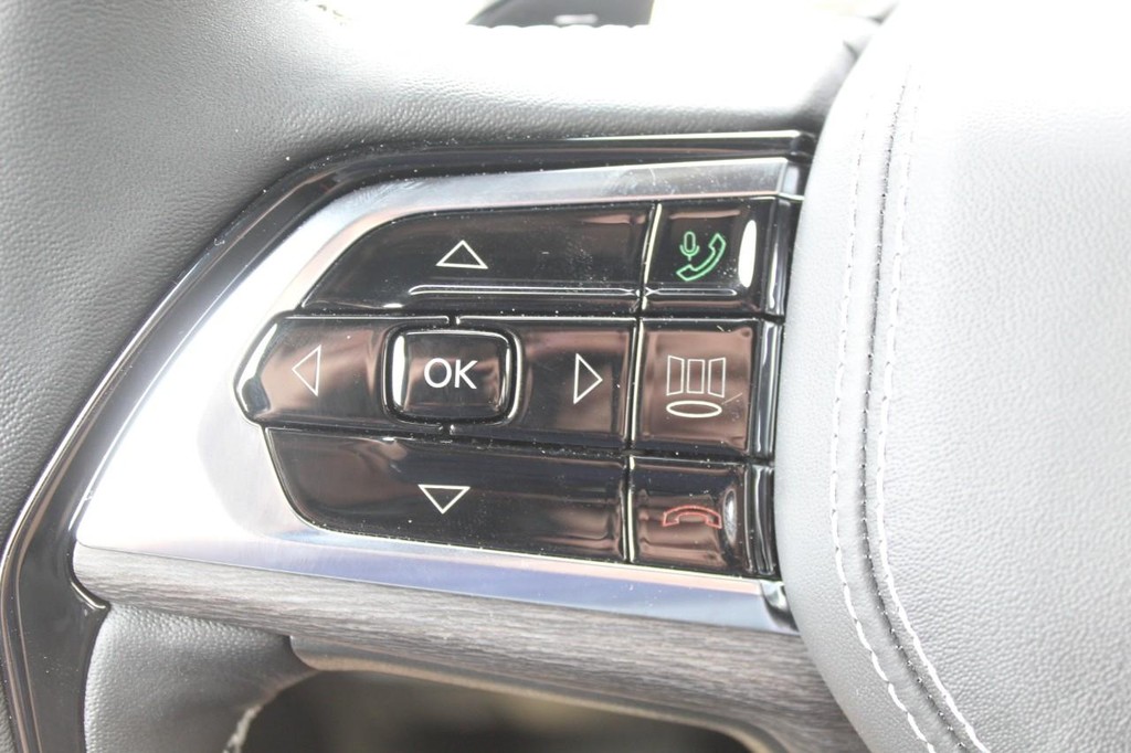 Jeep Grand Cherokee 4xe Vehicle Full-screen Gallery Image 16