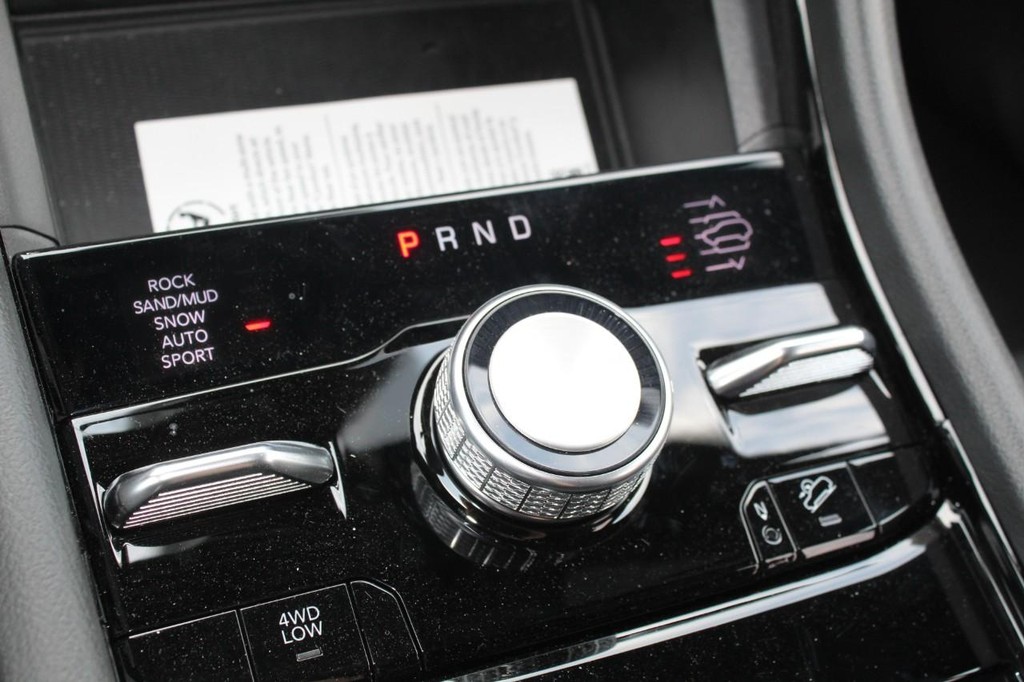 Jeep Grand Cherokee 4xe Vehicle Full-screen Gallery Image 20