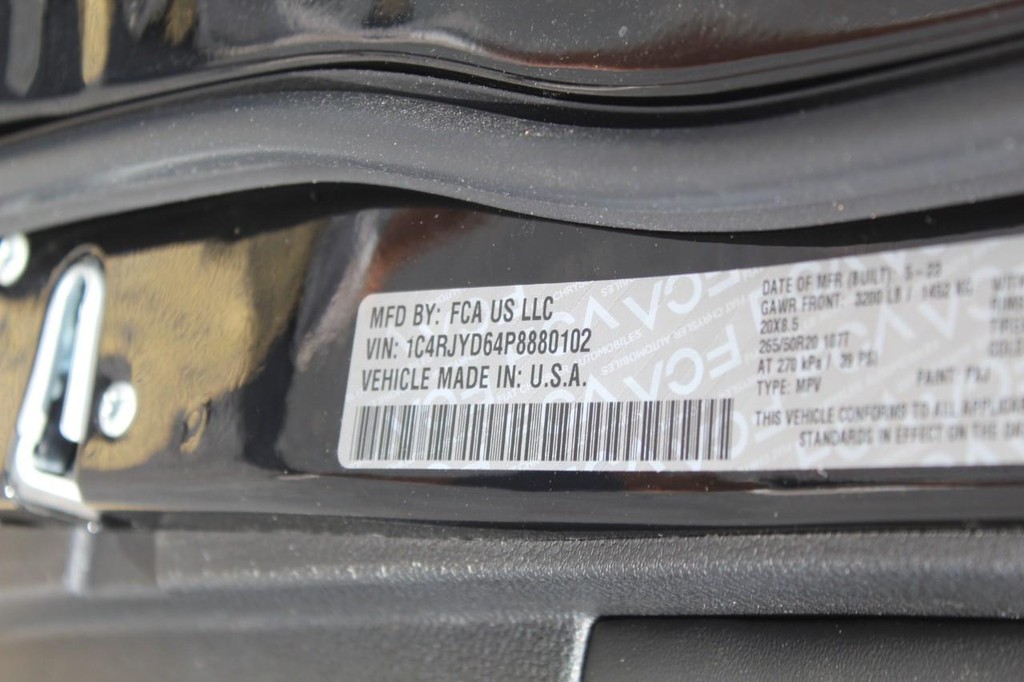 Jeep Grand Cherokee 4xe Vehicle Full-screen Gallery Image 26