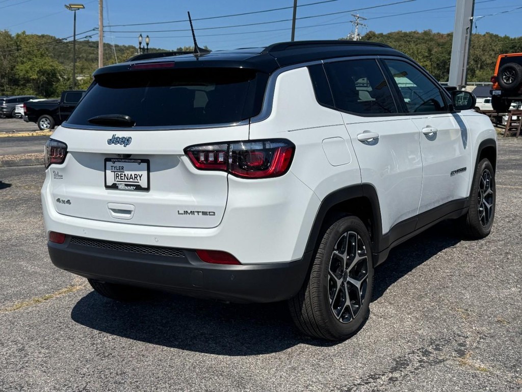 Jeep Compass Vehicle Full-screen Gallery Image 03