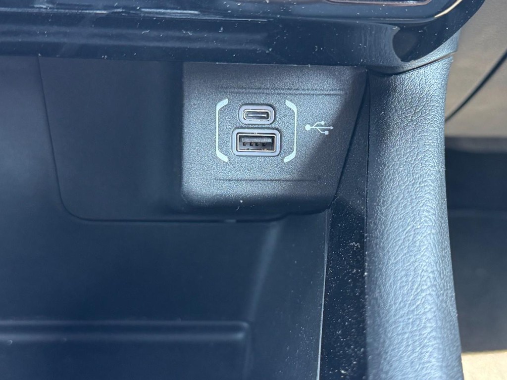 Jeep Compass Vehicle Full-screen Gallery Image 13