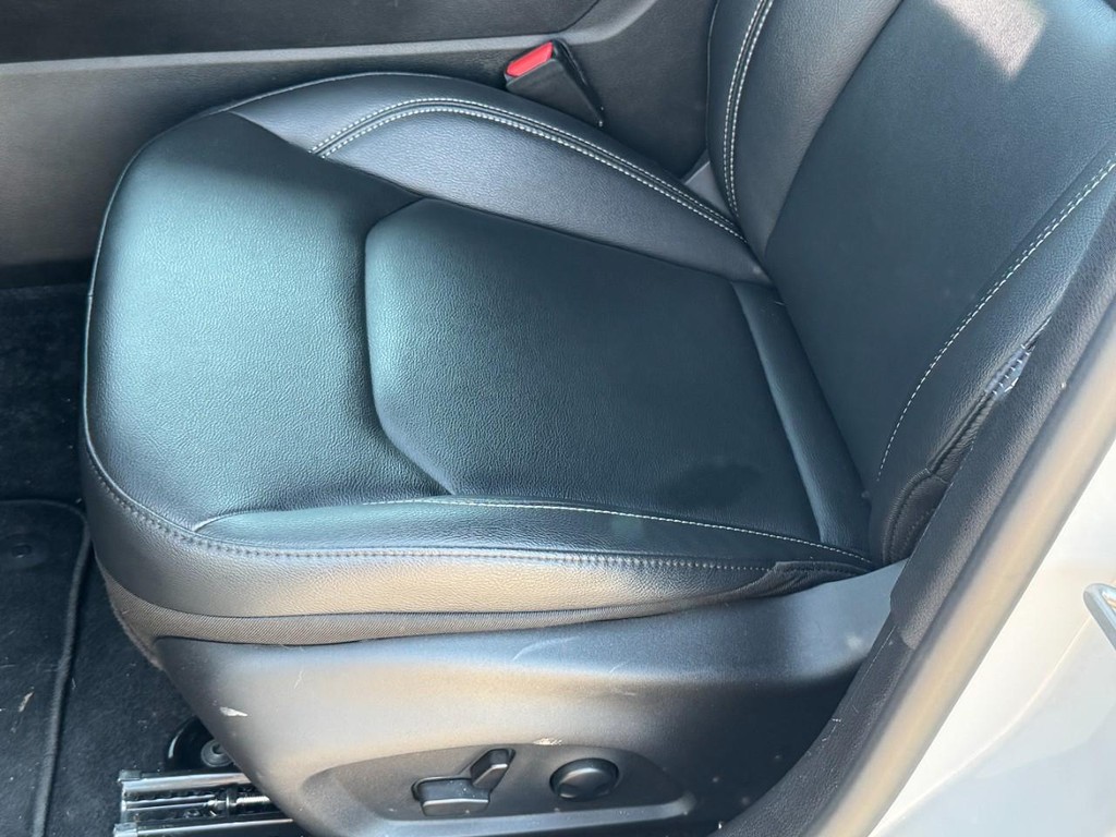 Jeep Compass Vehicle Full-screen Gallery Image 16