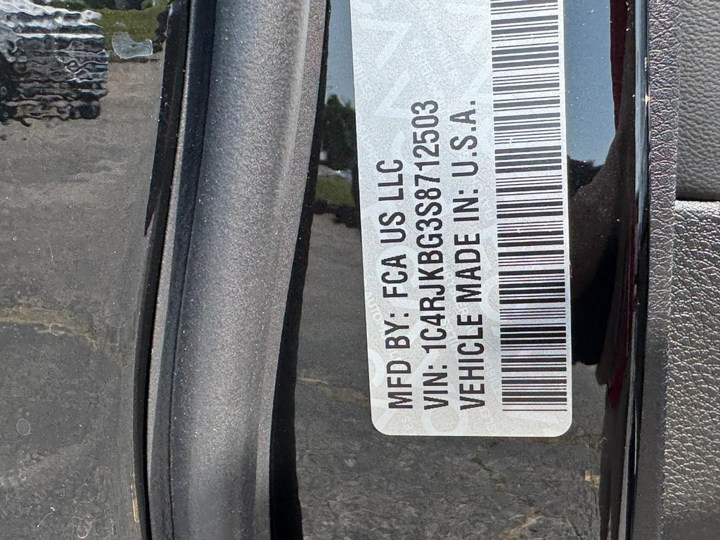 Jeep Grand Cherokee L Vehicle Full-screen Gallery Image 20