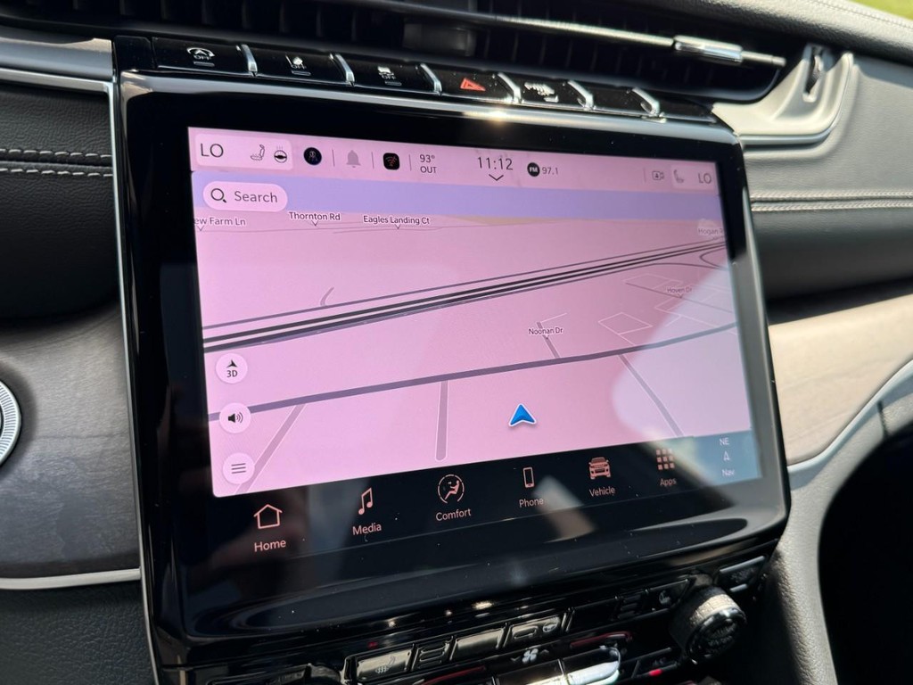 Jeep Grand Cherokee L Vehicle Full-screen Gallery Image 15