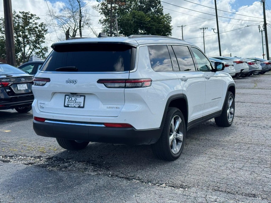 Jeep Grand Cherokee L Vehicle Full-screen Gallery Image 03