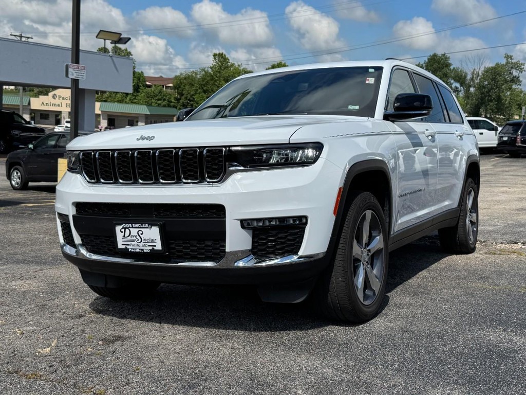 Jeep Grand Cherokee L Vehicle Full-screen Gallery Image 06