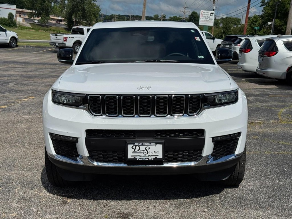 Jeep Grand Cherokee L Vehicle Full-screen Gallery Image 07