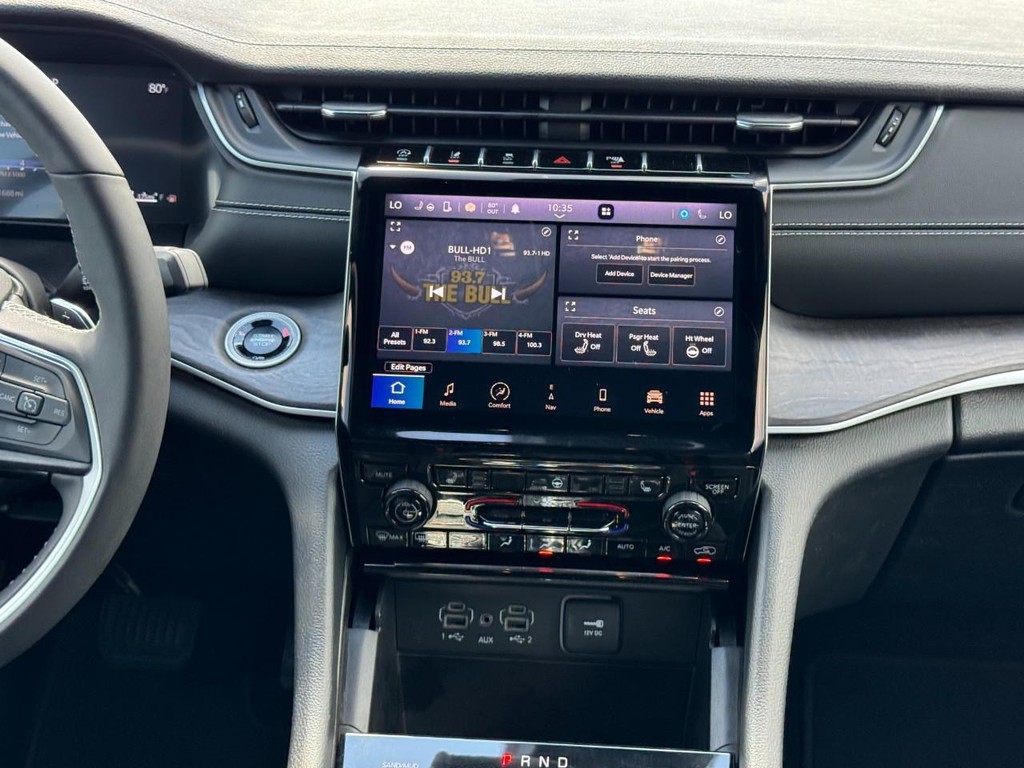 Jeep Grand Cherokee L Vehicle Full-screen Gallery Image 15