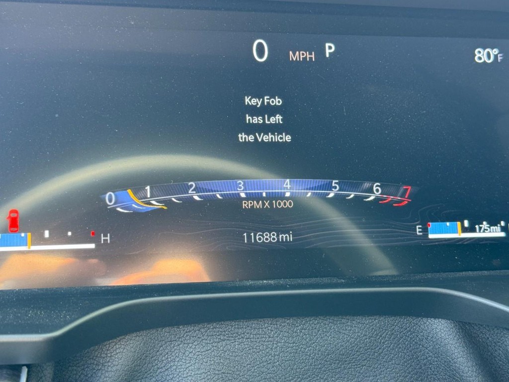 Jeep Grand Cherokee L Vehicle Full-screen Gallery Image 21