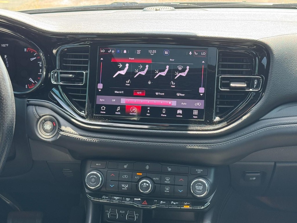 Dodge Durango Vehicle Full-screen Gallery Image 16