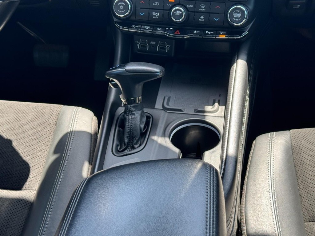 Dodge Durango Vehicle Full-screen Gallery Image 17