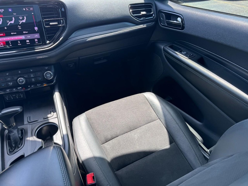 Dodge Durango Vehicle Full-screen Gallery Image 18